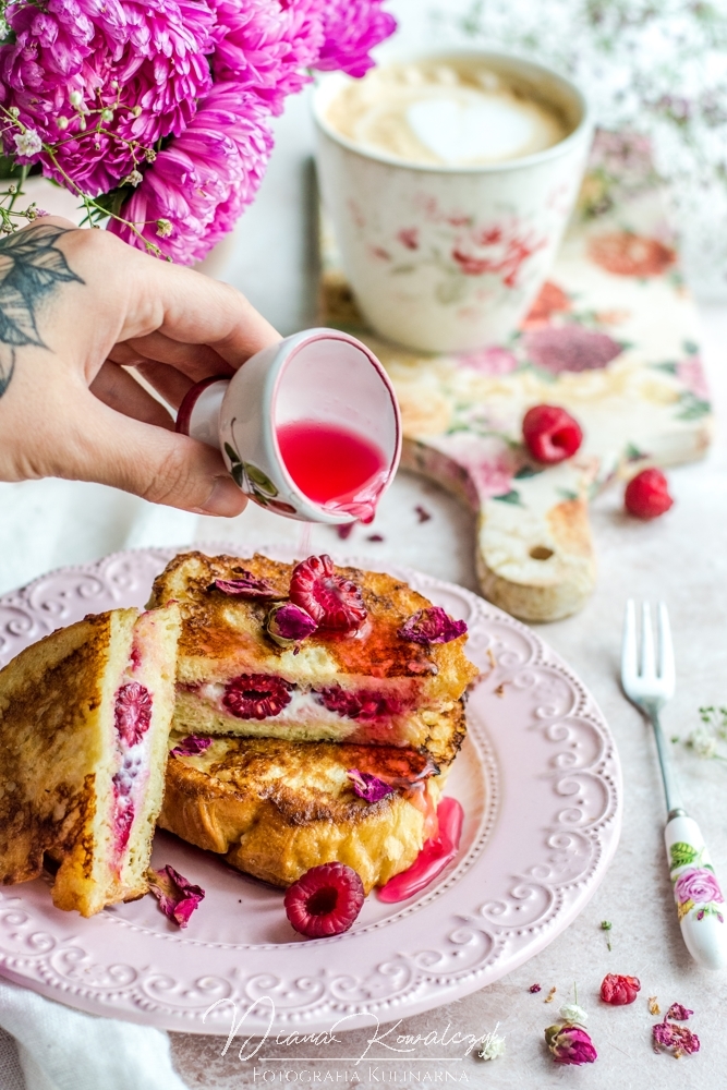 malinowo rozane tosty francuskie z twarozkiem 6 fotografia kulinarna sandomierz fotograf tarnobrzeg rzeszow - Malinowo-różane tosty francuskie z twarożkiem