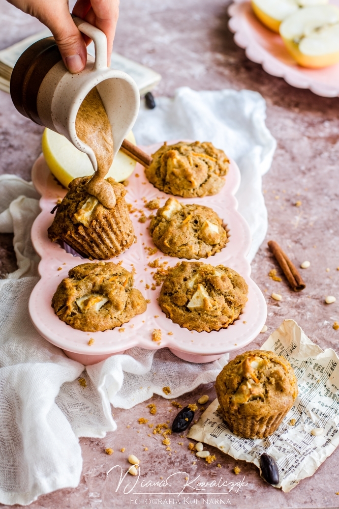 pelnoziarniste muffinki marchewkowo jablkowe 1 - Pełnoziarniste muffinki marchewkowo-jabłkowe z kremem orzechowym