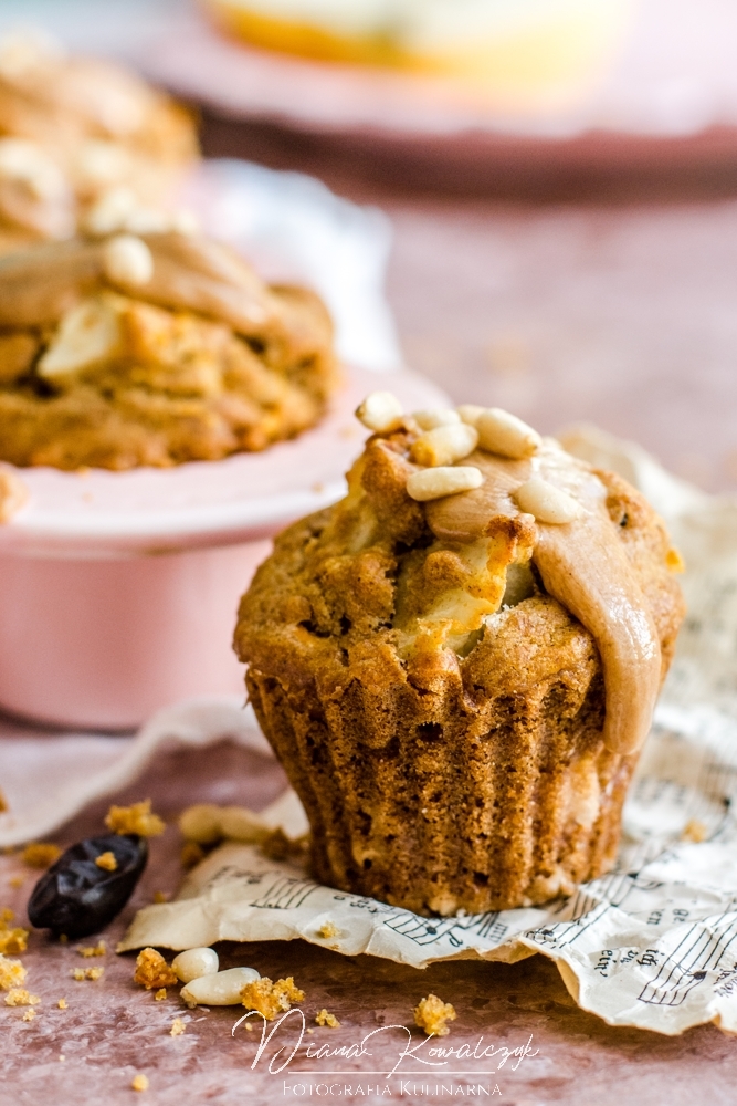 pelnoziarniste muffinki marchewkowo jablkowe 2 - Pełnoziarniste muffinki marchewkowo-jabłkowe z kremem orzechowym