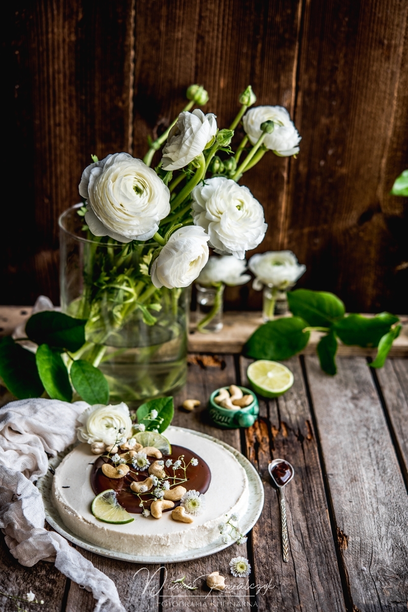 limonkowe ciasto z nerkowcow weganski sernik fotograf zywnosci tarnobrzeg fotografia kulinarna sandomierz 3 - Limonkowe ciasto z nerkowców | Wegański sernik na zimno