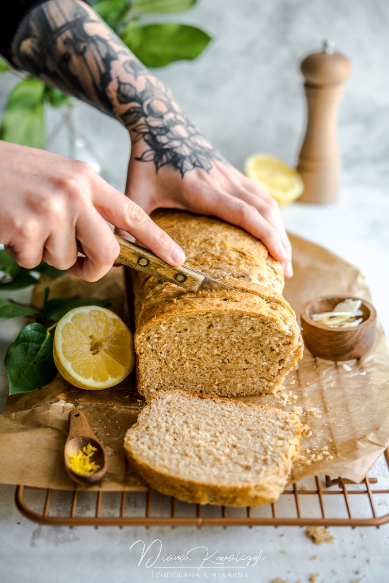 pelnoziarnisty chlebek drozdzowy z cytryna i parmezanem 6 - Pełnoziarnisty chlebek drożdżowy z cytryną i parmezanem