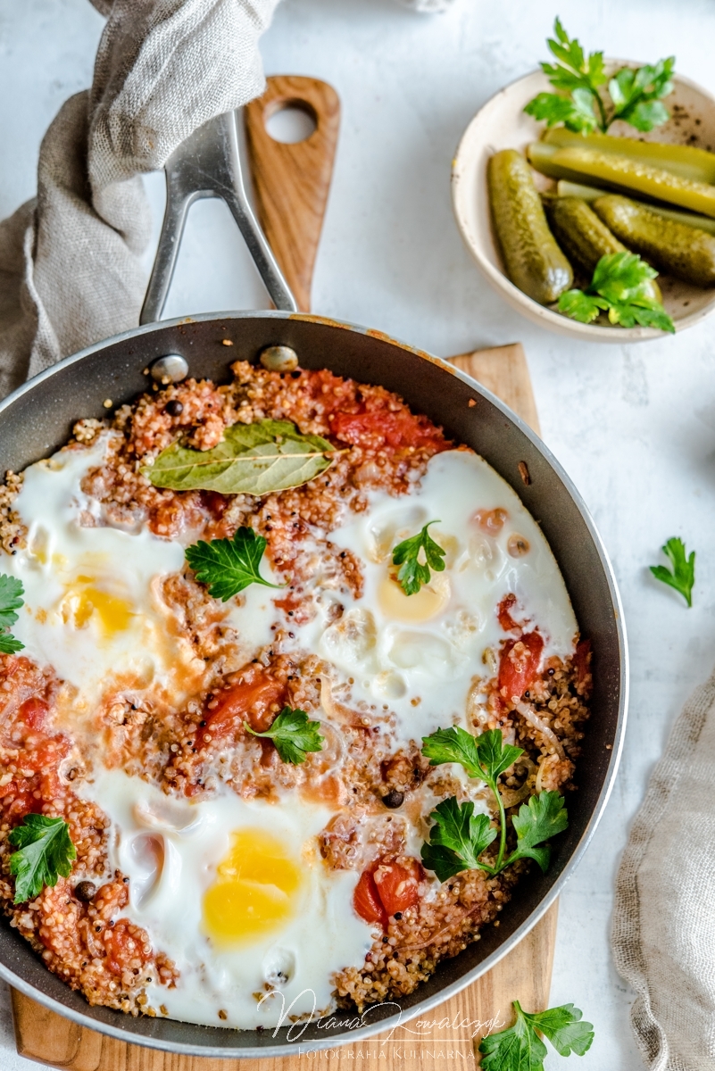 szakszuka z kasza jeczmienna i quinoa 2 - Szakszuka z kaszą jęczmienną i quinoa