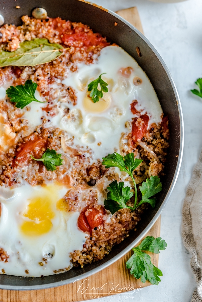 szakszuka z kasza jeczmienna i quinoa 3 - Szakszuka z kaszą jęczmienną i quinoa