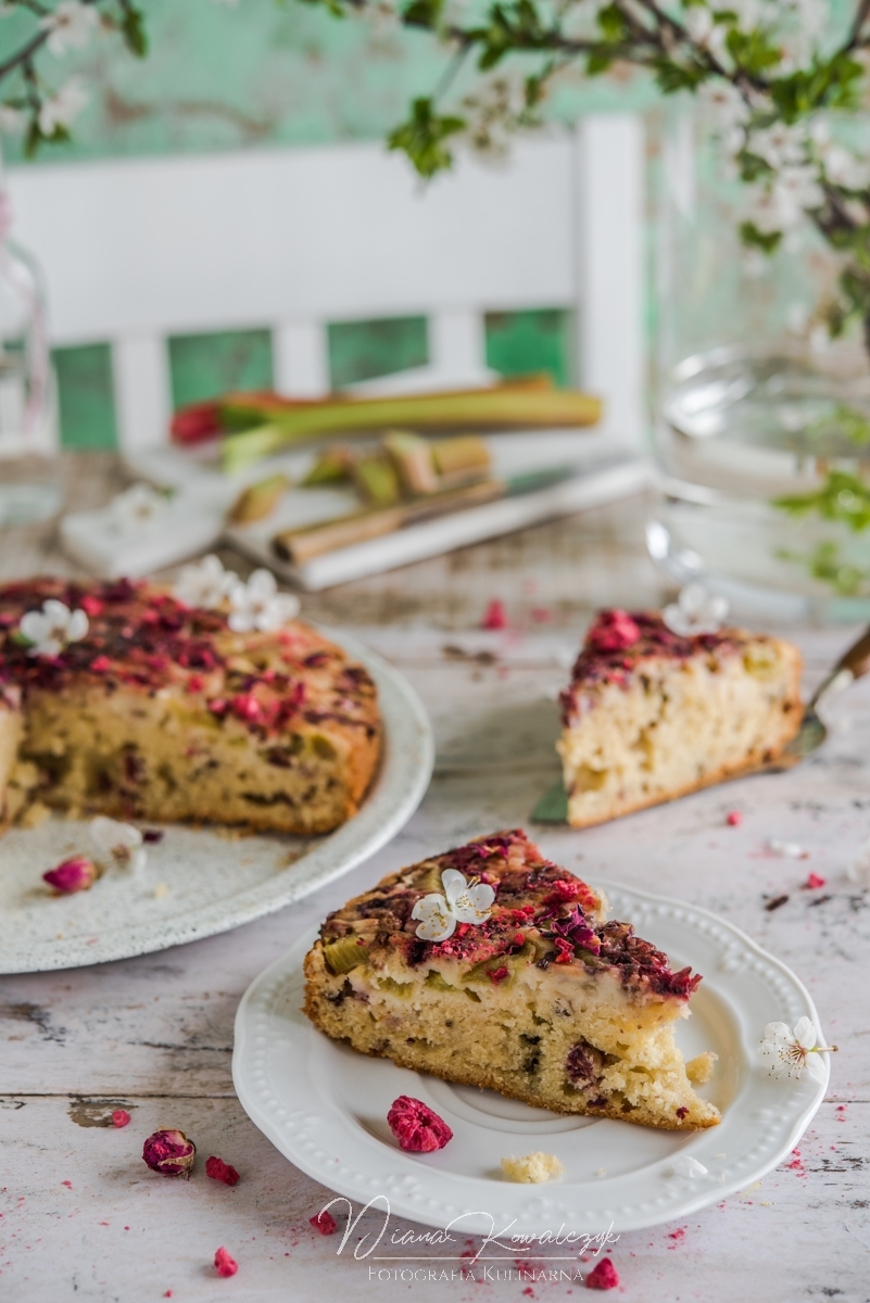 odwrocone ciasto z rabarbarem roza i malinami 6 - Odwrócone ciasto z rabarbarem, różą i malinami