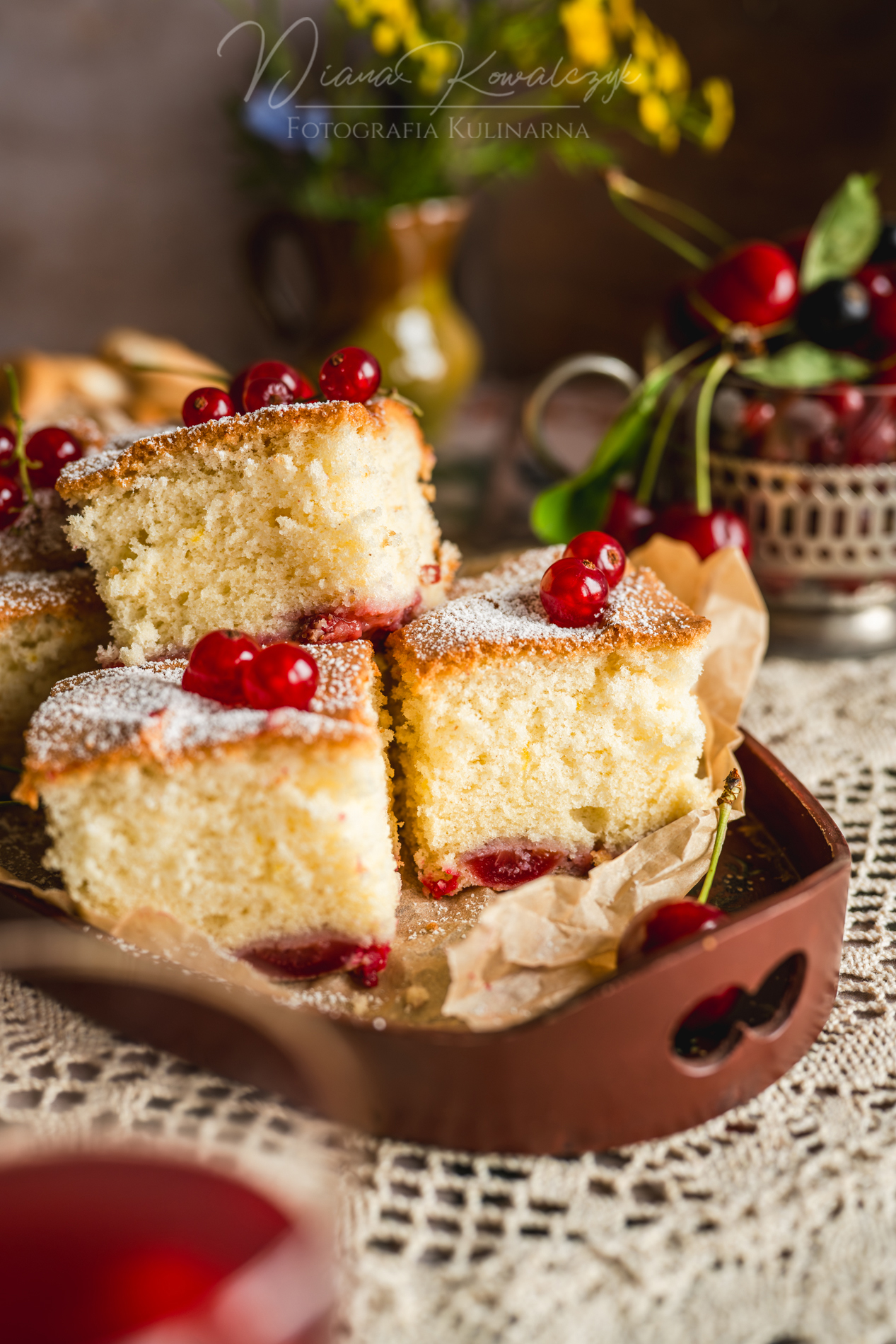 przepis biszkopt z owocami mientablog comfort food ksiazka kucharska 4 - Puszysty biszkopt z owocami